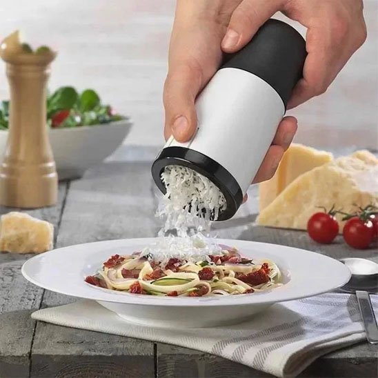 Râpe à fromage rotative ergonomique | KitchenModern